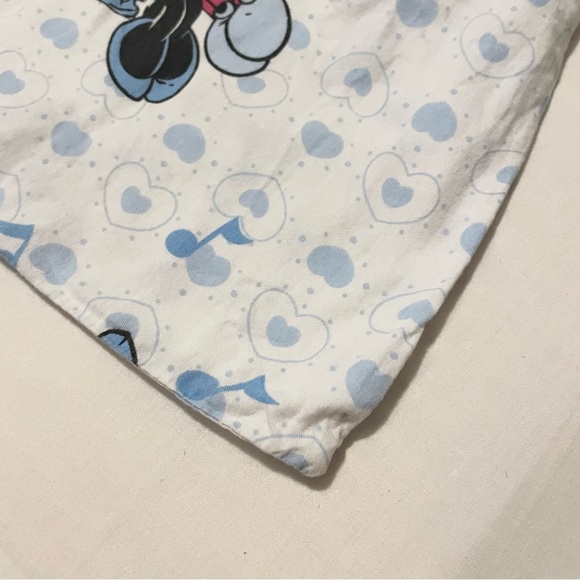Mickey Mouse and Minnie Mouse Duvet Cover Flaw - Picture 13 of 16